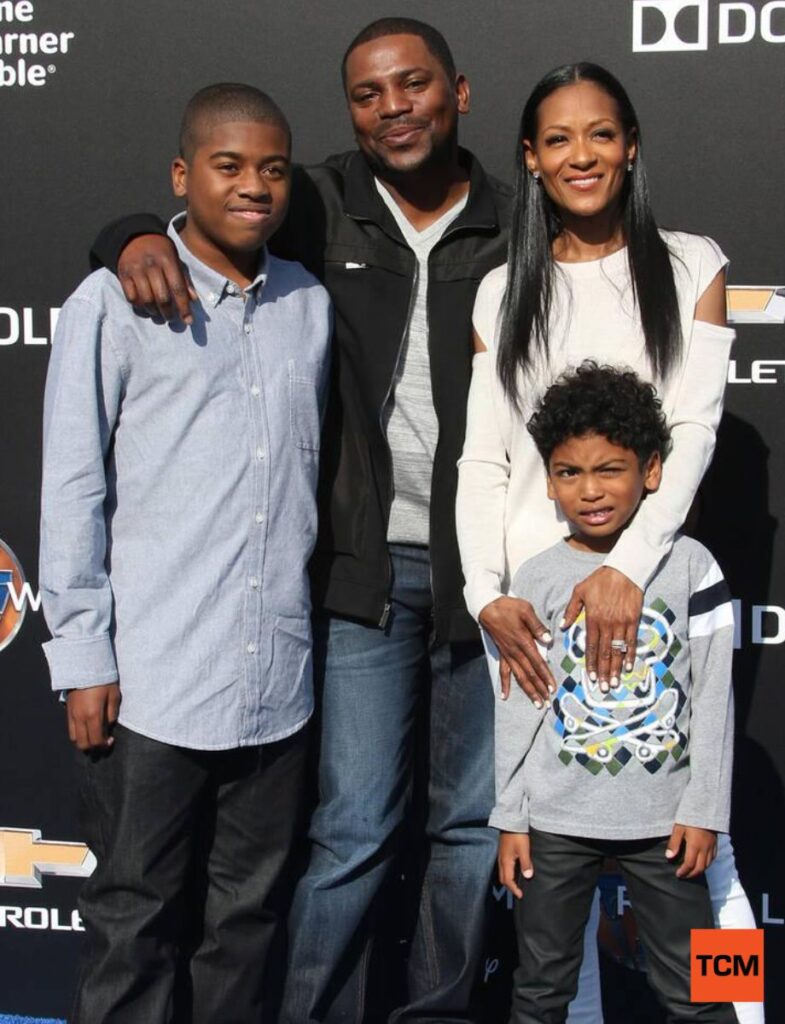 Does Omikaye Phifer Have Siblings?